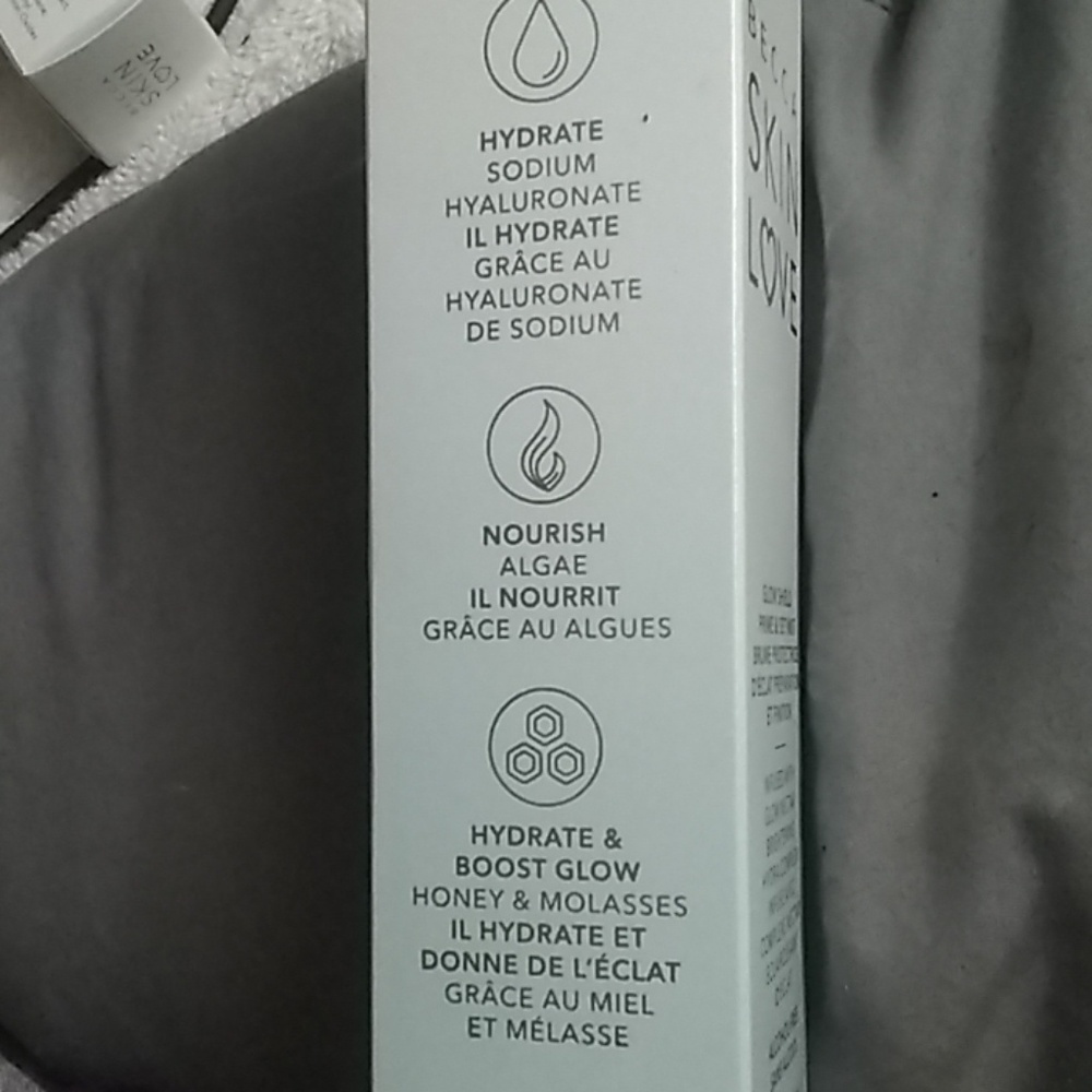 Becca skin love - Picture 2 of 2